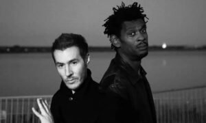 Massive Attack lanza una colaboración con Tom Waits: "Boots on the Ground"