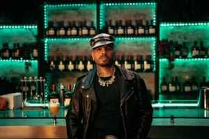 Rauw Alejandro y Buchanan's Scotch Whisky se unen en "Dando Vueltas" 