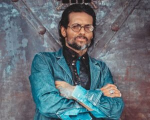 Draco Rosa reveló los detalles de "Olas de Luz":