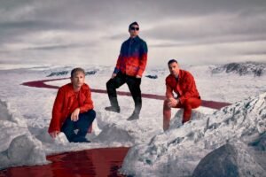 Muse presenta su explosivo sencillo, "Cryogen"