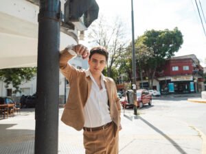 Joaco Burgos presentó "Aunque sea por hoy", último adelanto de 'Desde Lo Profundo'