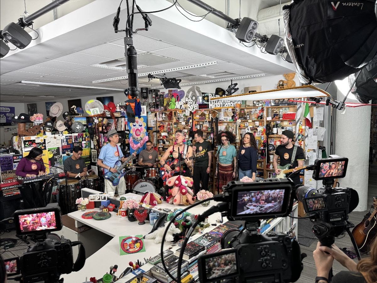 Aterciopelados llega al Tiny Desk de NPR en el marco de los 30 años de 'La Pipa de La Paz'
