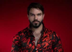 Eduardo Grillo revive el pop rock con un poderoso doble lanzamiento musical