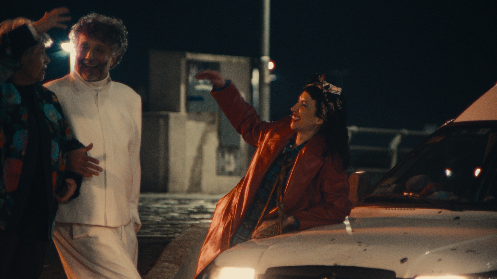 Fito Páez estrenó el videoclip de “Las fuerzas armadas del amor”, con Sofía Gala como protagonista