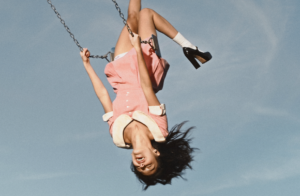 Olivia Rodrigo presentó 'you seem pretty sad for a girl so in love': 5 claves de su tercer disco