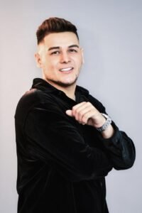 Sebas Marín presenta "Perdóname", una canción sobre el arrepentimiento y el amor perdido