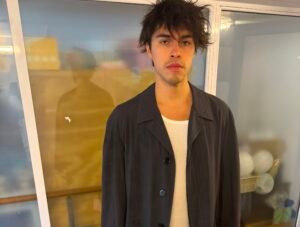 Descubrí a Marcos Medina Bellotti: el cantante de Sakatumba que protagoniza el videoclip argentino del nuevo álbum de The Rolling Stones