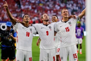 Cómo "Wonderwall" de Oasis se convirtió en el himno no oficial de Inglaterra en el Mundial