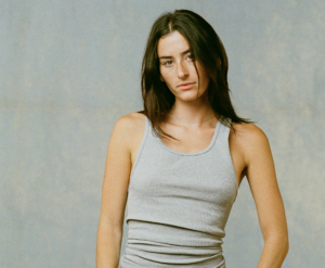 Stella Lefty lanzó 'Long Way Home' tras el ingreso de "Boston" al Billboard Hot 100