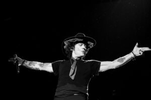 Enrique Bunbury lanza su versión de "Zamba Para Olvidar" en la previa de su regreso a Argentina