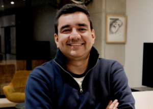 "Hay que convertir la audiencia en comunidad": Jota Flórez analiza el presente y el futuro de los medios