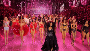 KATSEYE, Tate McRae y más: quiénes cantarán en el Victoria's Secret Fashion Show 2026