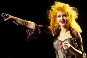 Cyndi Lauper celebra los 40 años de 'True Colors' con canciones inéditas y material en vivo